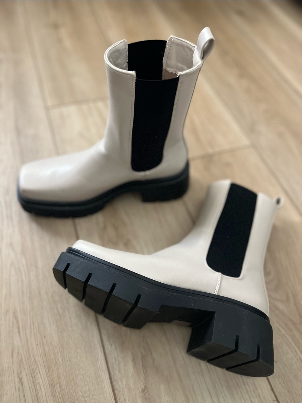 Chunky Chelsea Lug Boots in Cream with Black Panels, EU 37 / US 6.5-7